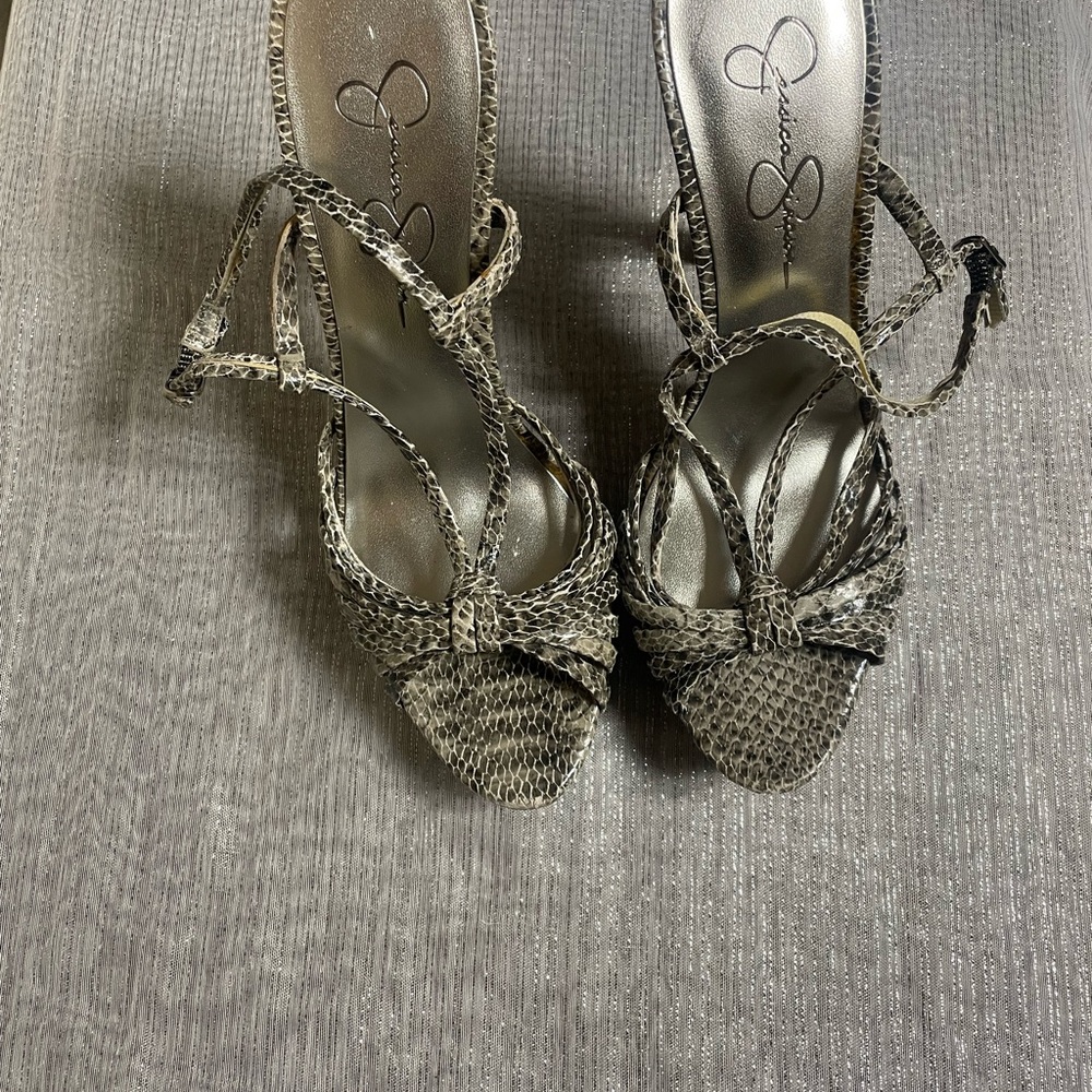 Jessica Simpson Black and Gray Heels Elegant Design